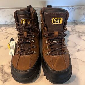 NWT Caterpillar work boots 10.5 steel toe waterproof